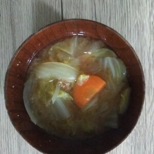 白菜・人参・玉ねぎ・椎茸のお味噌汁☆